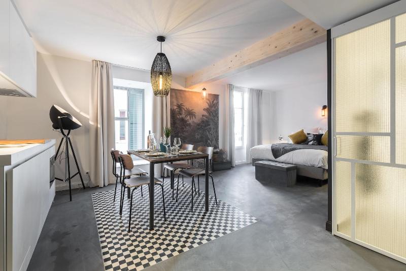 L Abeille Boutique Apartments image