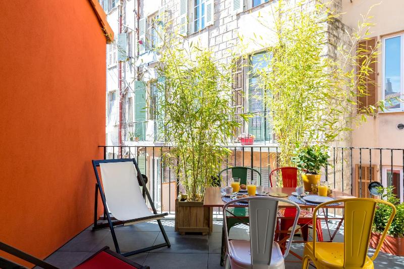 L Abeille Boutique Apartments image