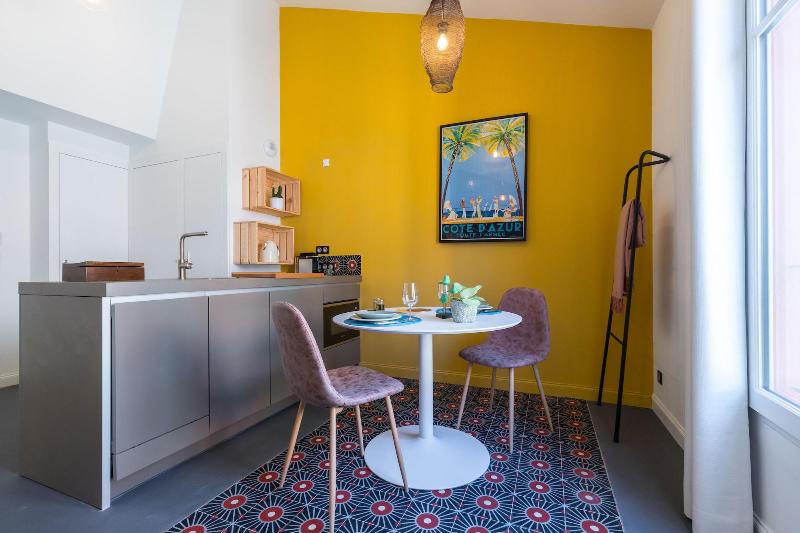 L Abeille Boutique Apartments image