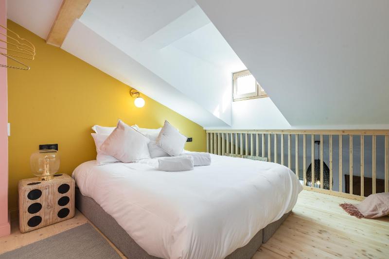 L Abeille Boutique Apartments image