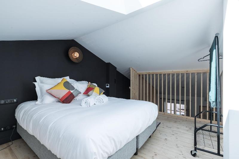 L Abeille Boutique Apartments image