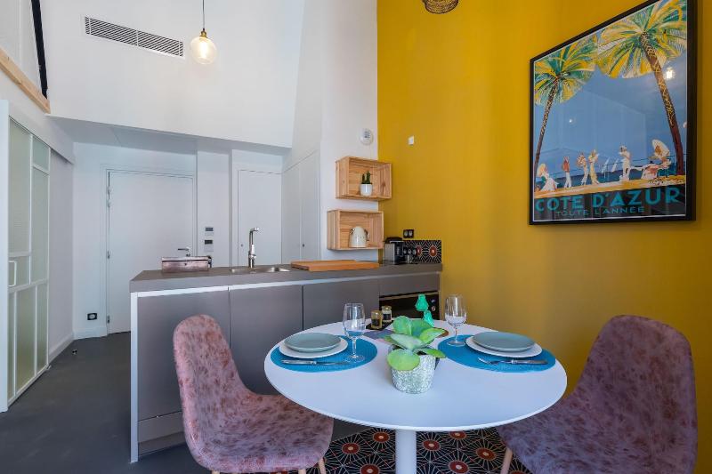 L Abeille Boutique Apartments image