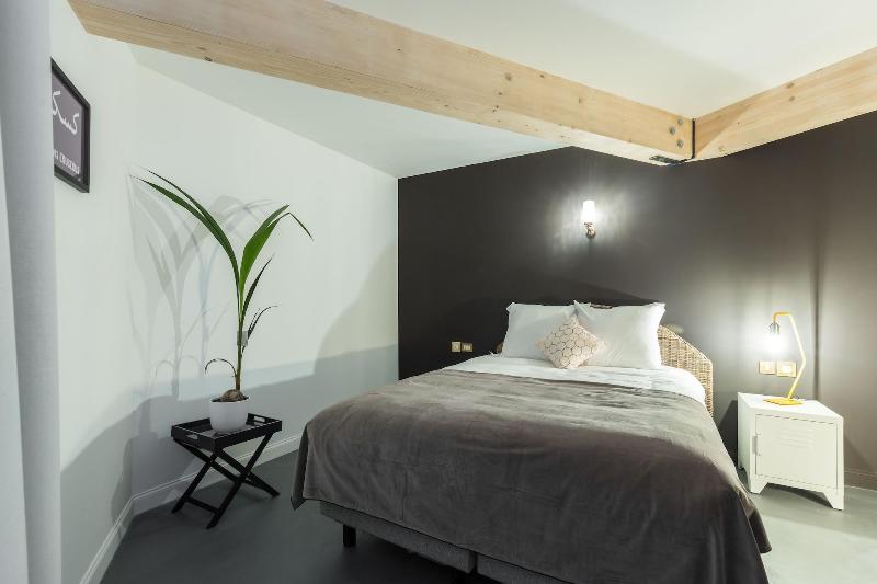 L Abeille Boutique Apartments image