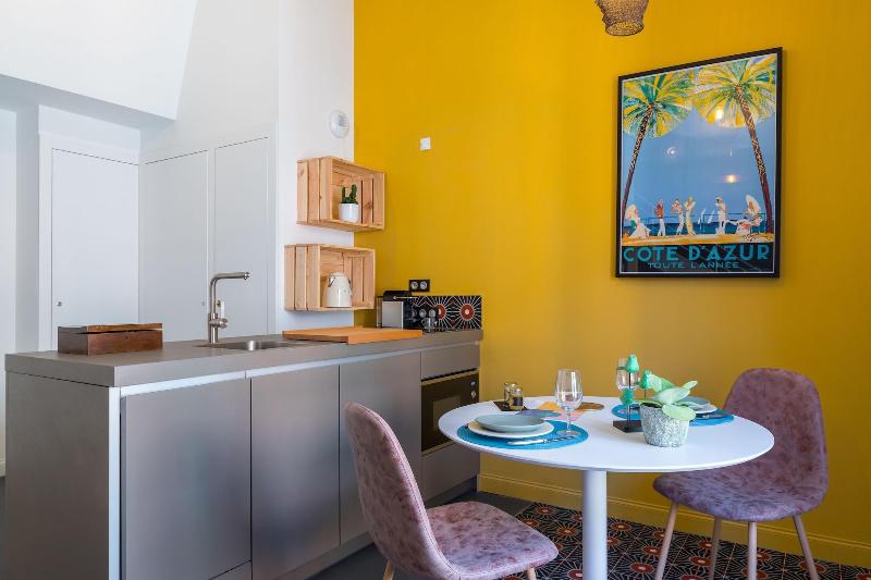 L Abeille Boutique Apartments image