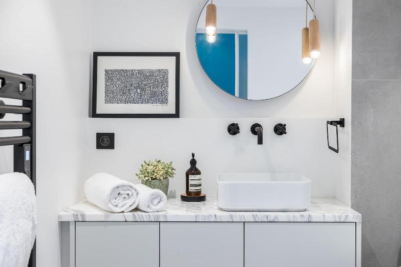 L Abeille Boutique Apartments image