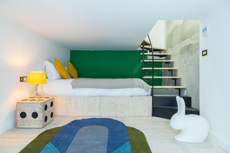 L Abeille Boutique Apartments image