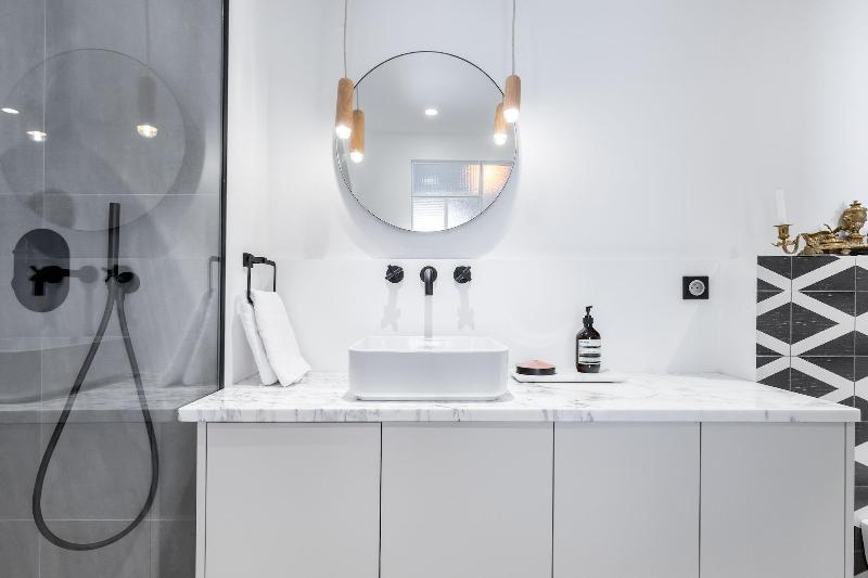 L Abeille Boutique Apartments image