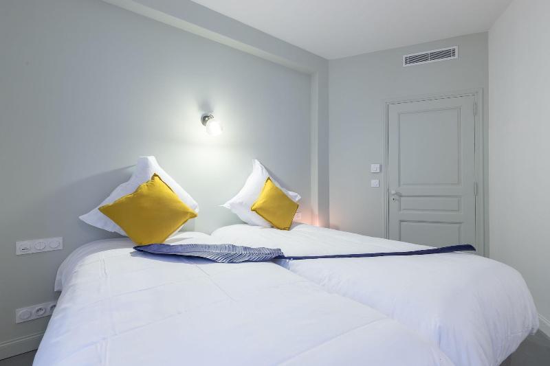 L Abeille Boutique Apartments image