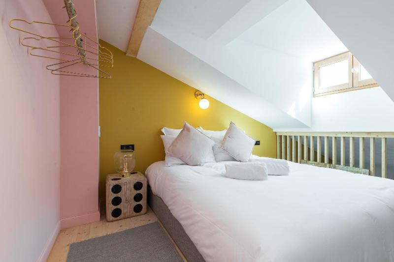 L Abeille Boutique Apartments image