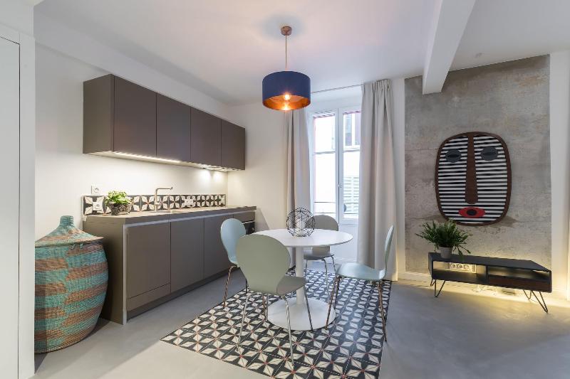 L Abeille Boutique Apartments image