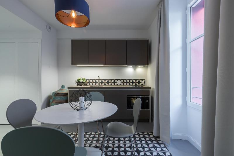 L Abeille Boutique Apartments image