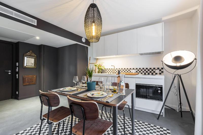 L Abeille Boutique Apartments image