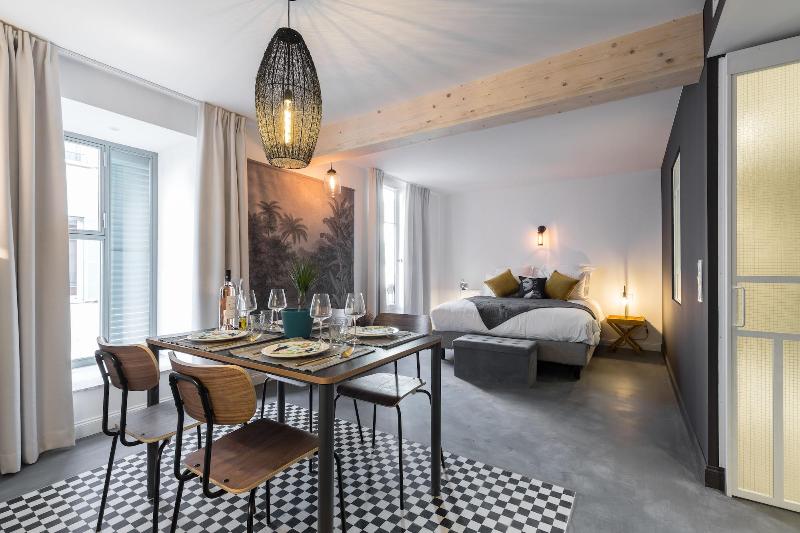 L Abeille Boutique Apartments image
