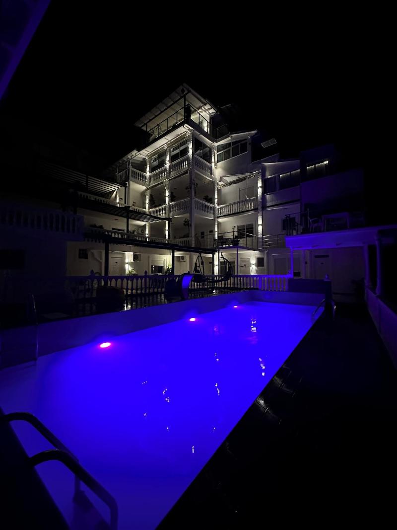 Qeparo Napolon Complex image
