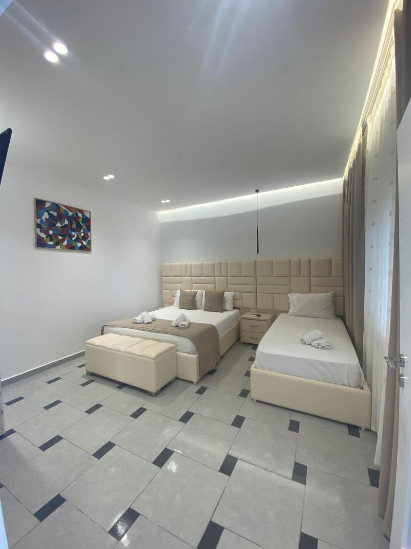 Qeparo Napolon Complex image