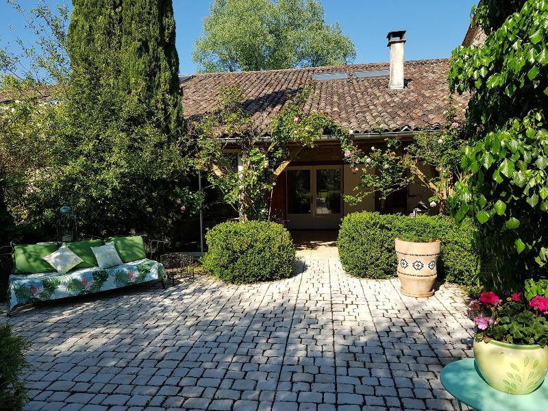 Le Clos D Any image