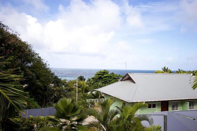 Surfers Self Catering Chalets image