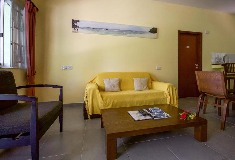 Surfers Self Catering Chalets image