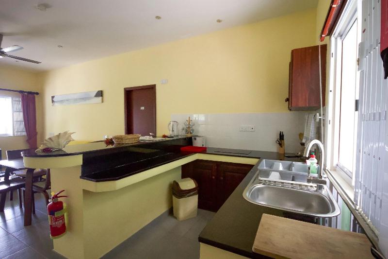 Surfers Self Catering Chalets image