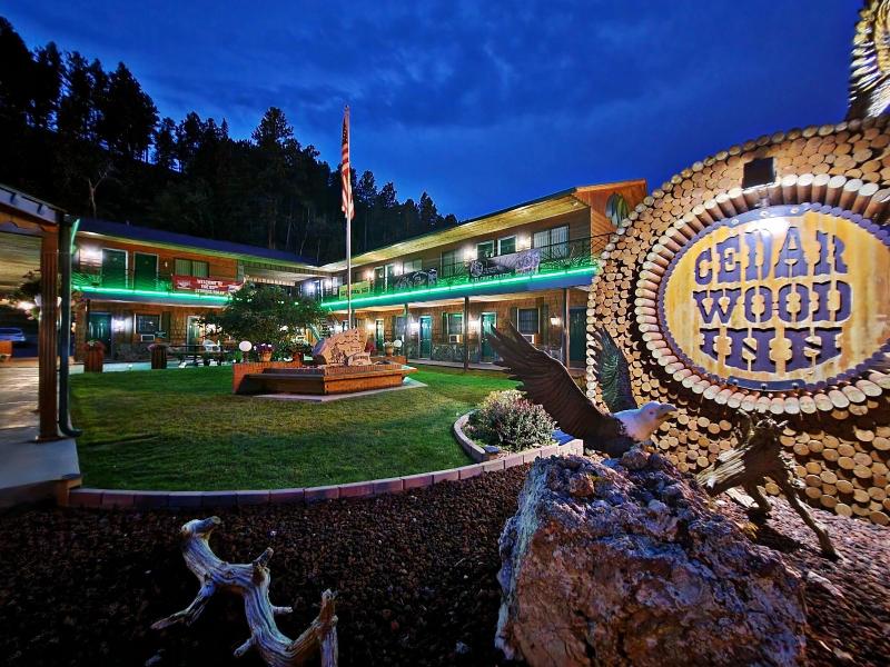 Cedar Wood Inn — general view