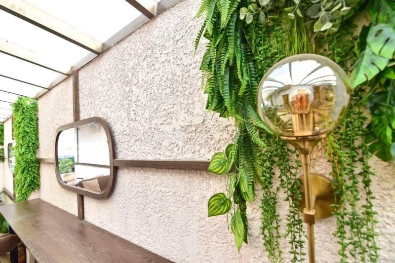 Pearl Gate Hotel image