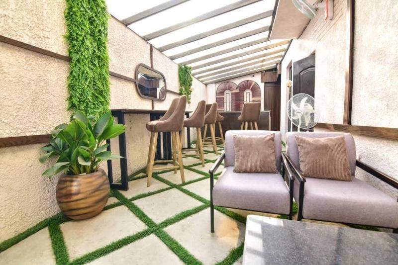 Pearl Gate Hotel image