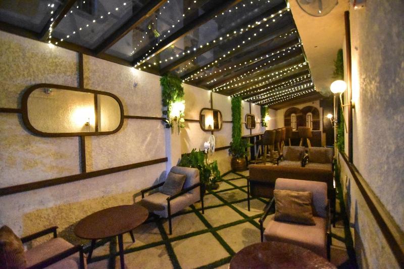 Pearl Gate Hotel image