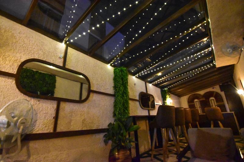 Pearl Gate Hotel image