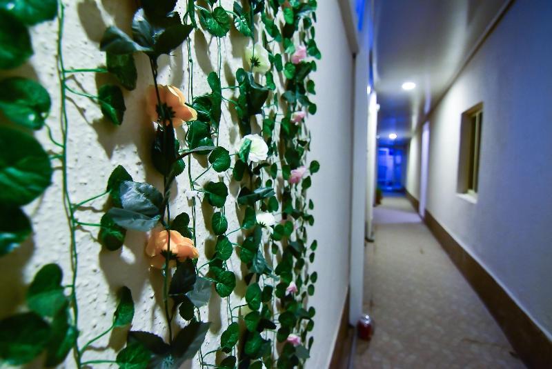 Pearl Gate Hotel image
