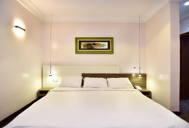 Pearl Gate Hotel image
