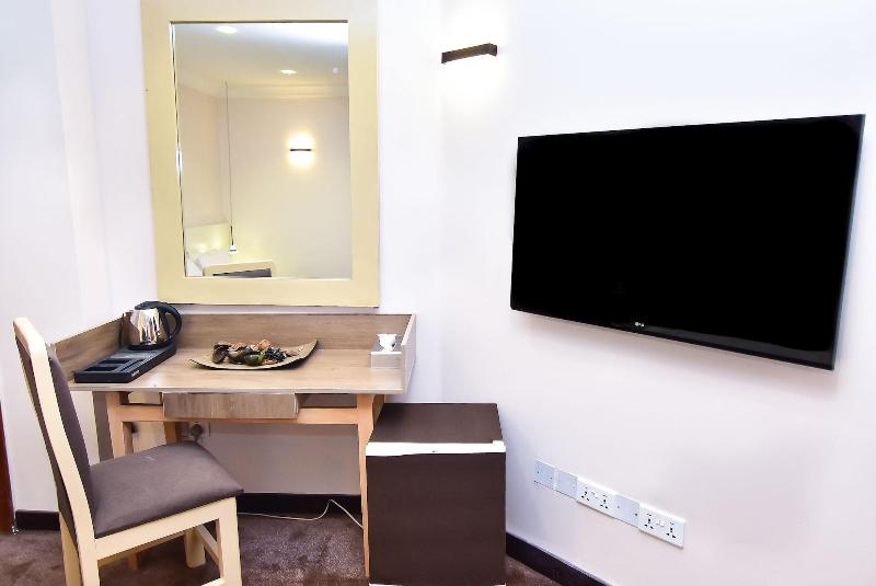 Pearl Gate Hotel image