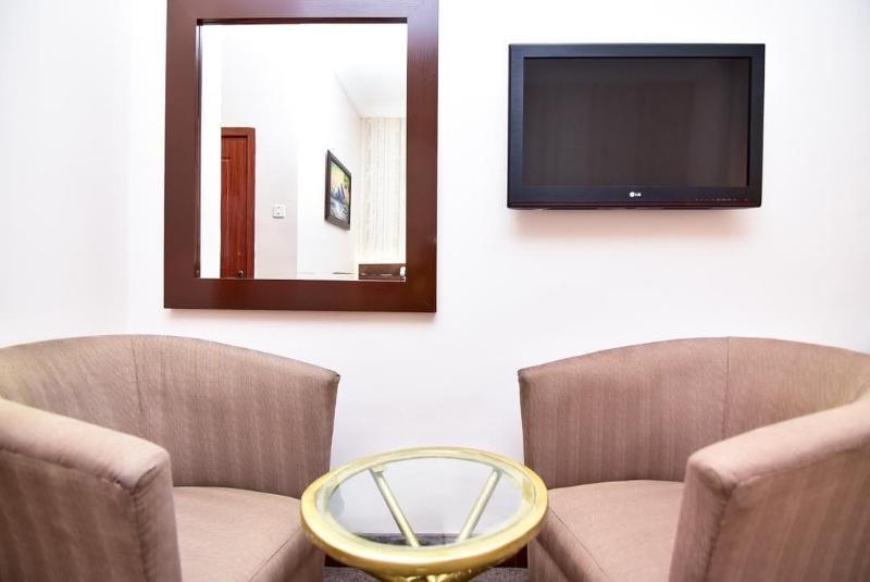 Pearl Gate Hotel image