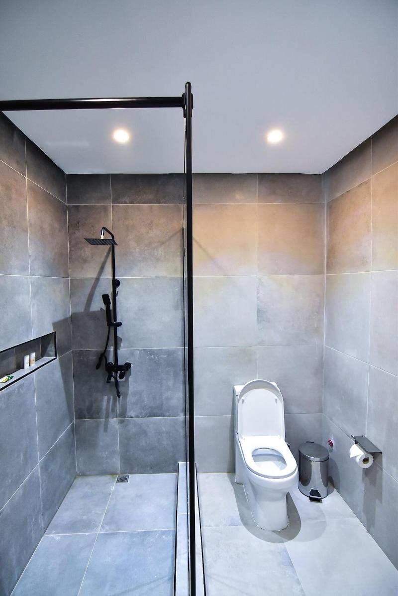 Pearl Gate Hotel image
