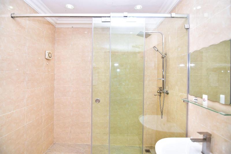 Pearl Gate Hotel image