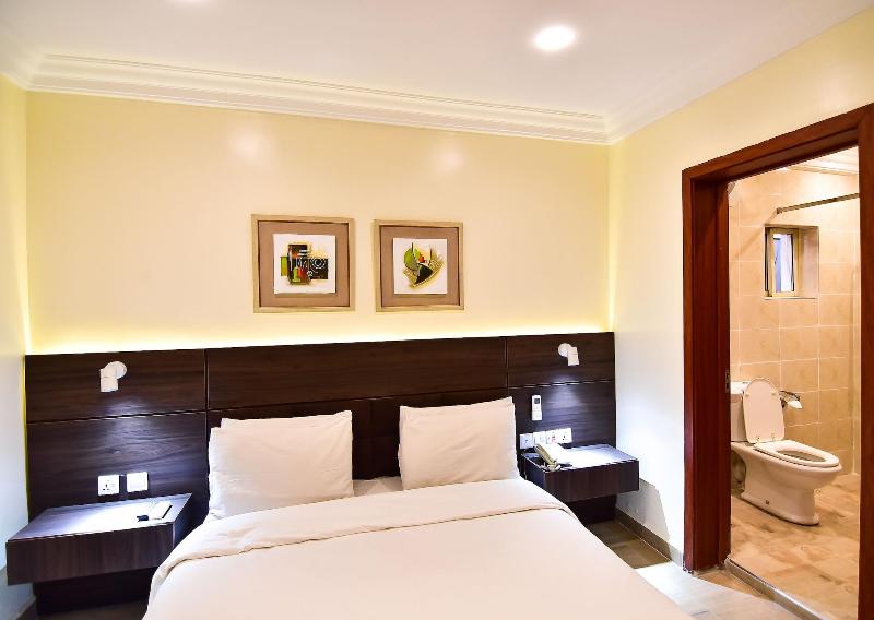 Pearl Gate Hotel image