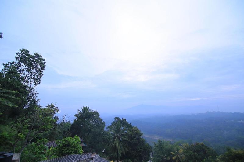 Mahaweli Regent Hotel image