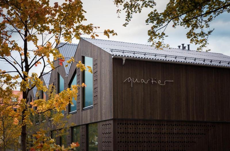 Quartier Lodges Tagesbar Forum