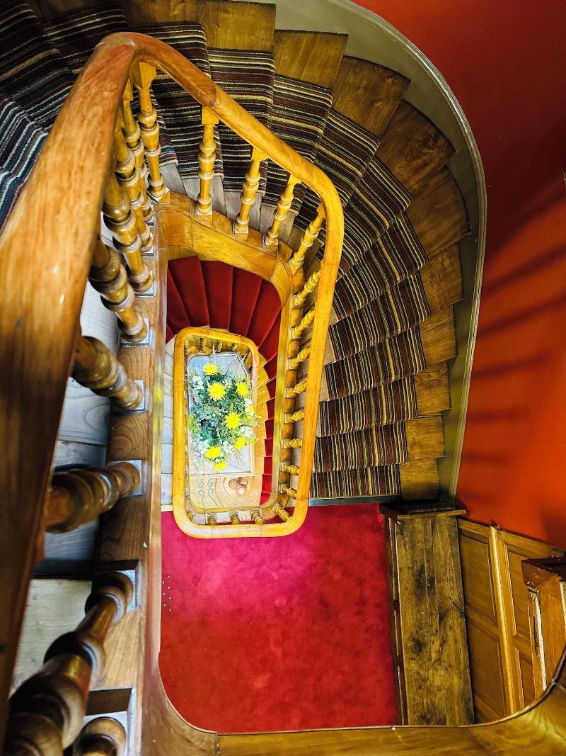 Hotel Le Central image