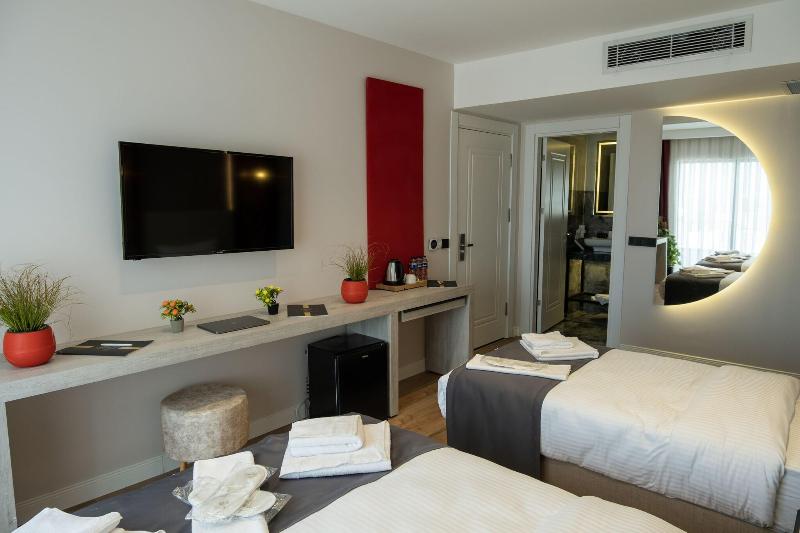Linda Port Hotel image
