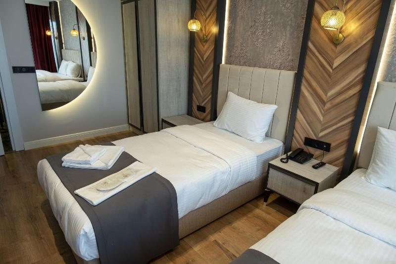 Linda Port Hotel image