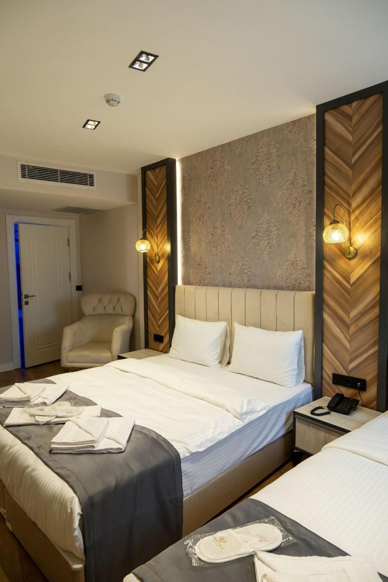 Linda Port Hotel image