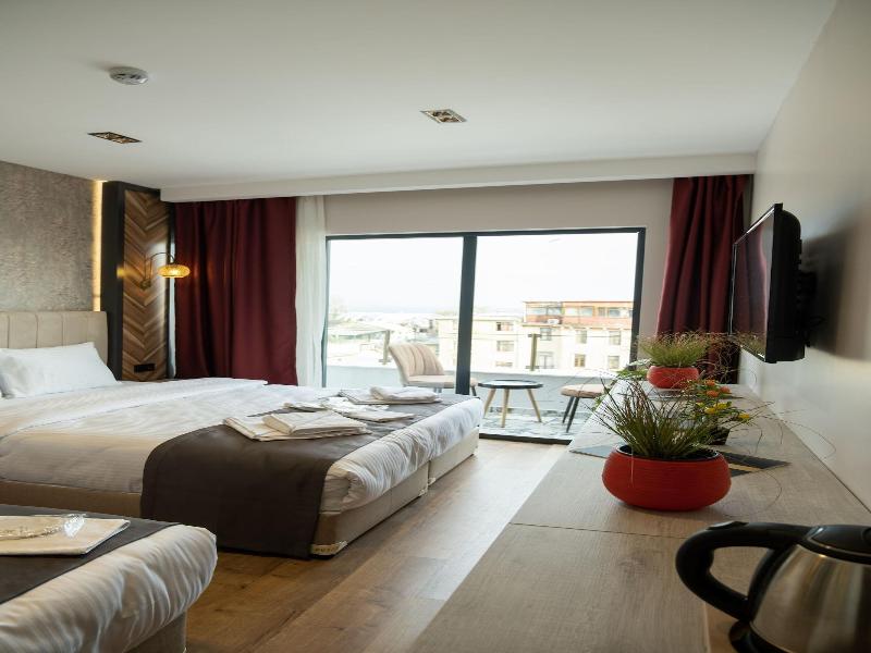 Linda Port Hotel image