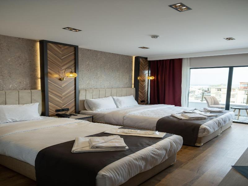 Linda Port Hotel image