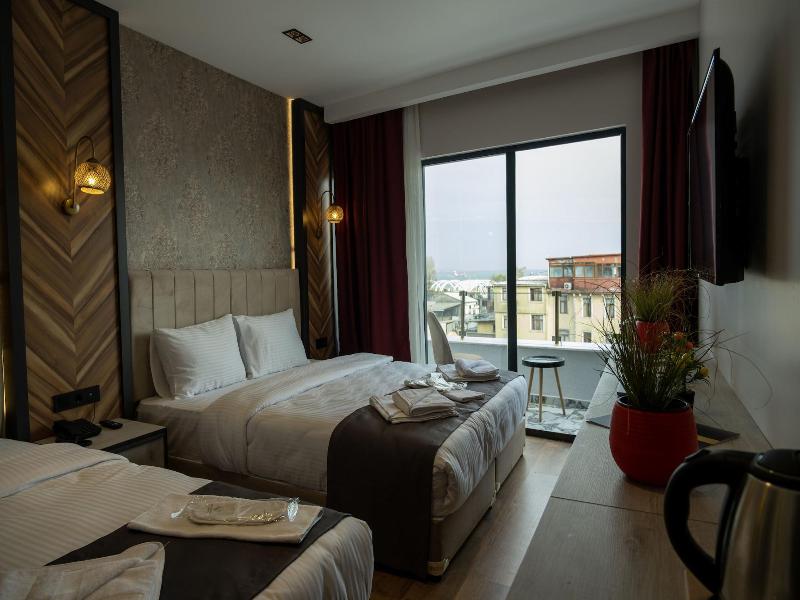 Linda Port Hotel image