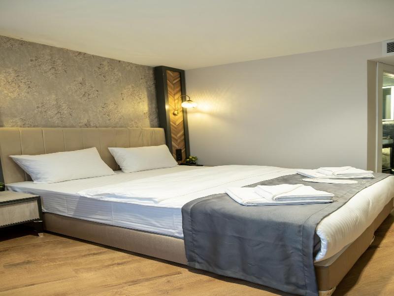 Linda Port Hotel image