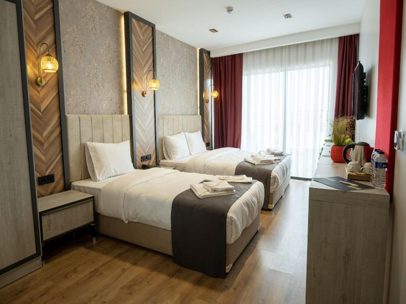 Linda Port Hotel image