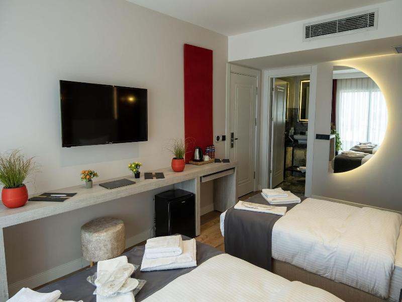Linda Port Hotel image
