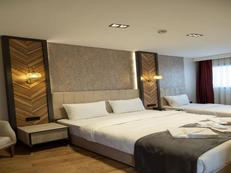 Linda Port Hotel image