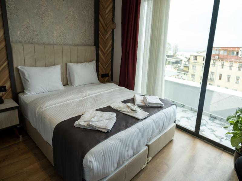 Linda Port Hotel image