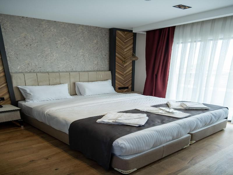 Linda Port Hotel image
